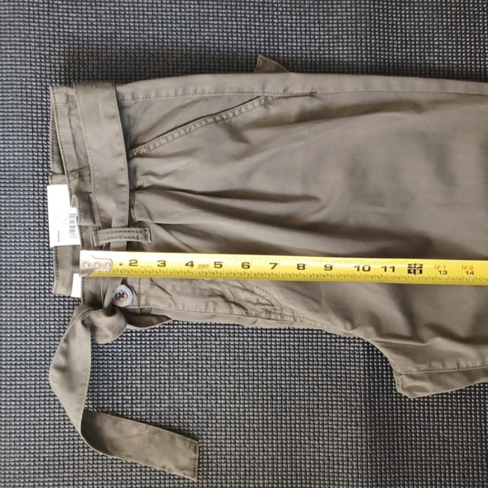 NWT - Size 11 green pants. "High-Rise Mom Pant". Light weight casual. Summer. - Picture 9 of 15
